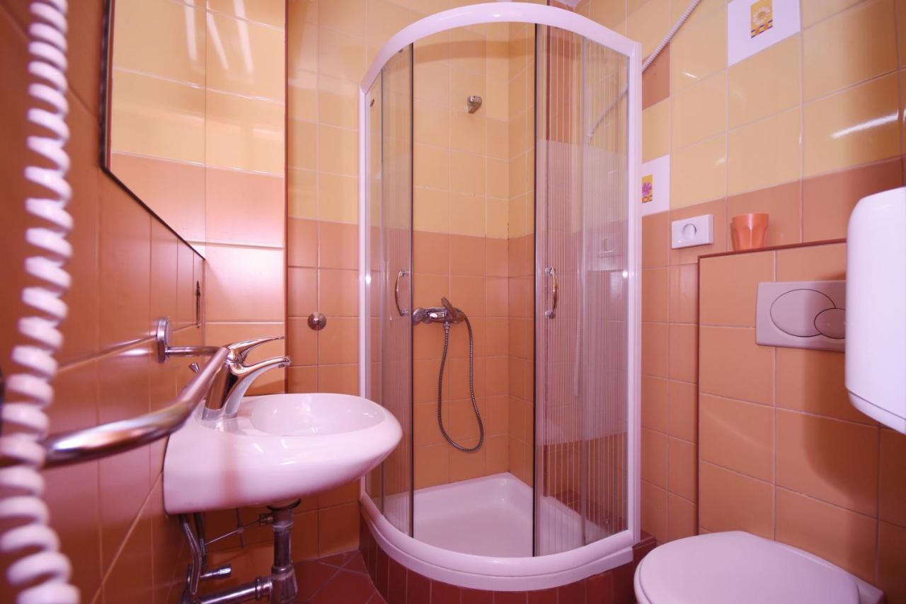 So Rooms City Centre ブドヴァ エクステリア 写真